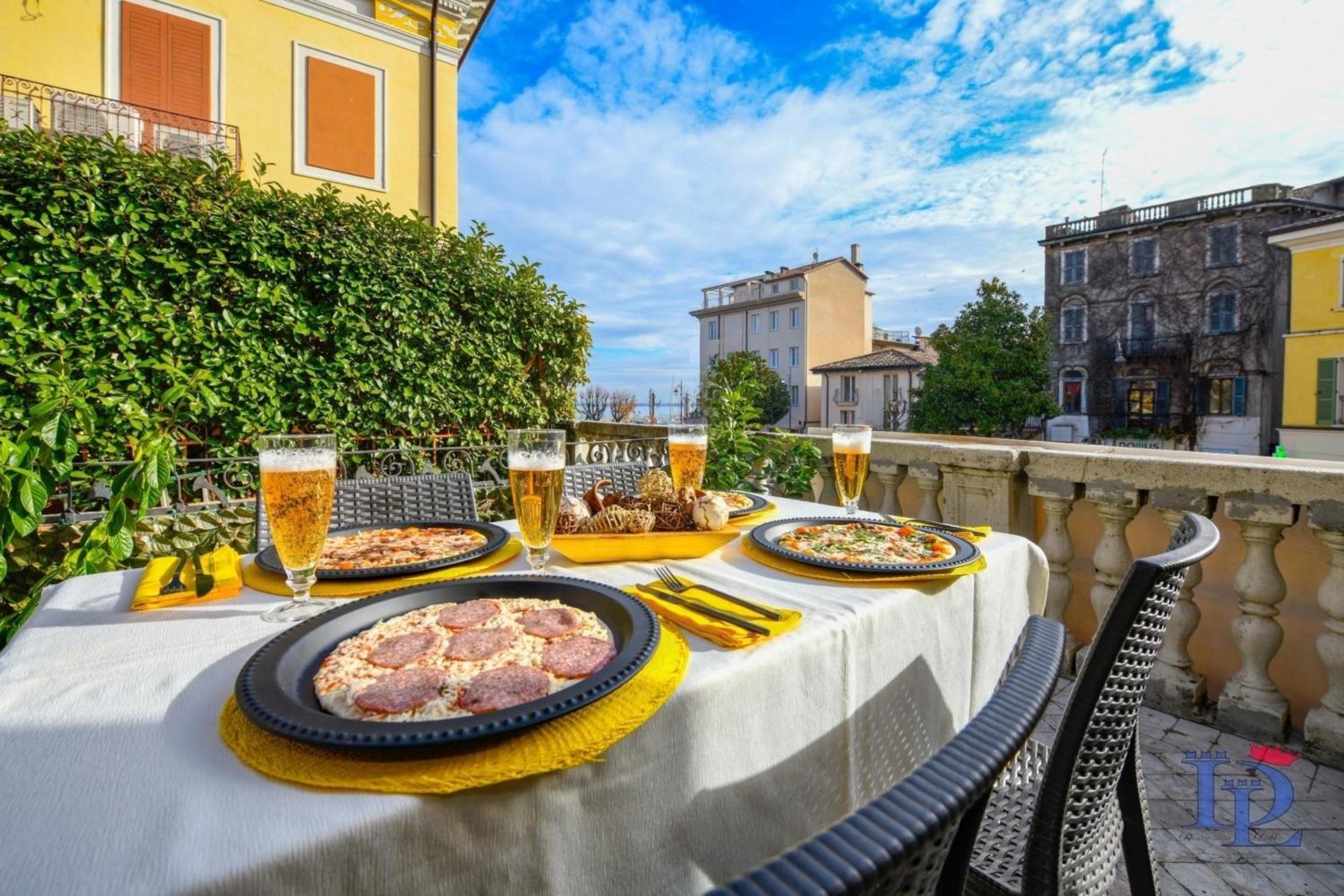 Desenzanoloft Official Partner Marriott Homes & Villas - Let It Be A Dream - Renovation 2025 Lake View Desenzano del Garda Kültér fotó